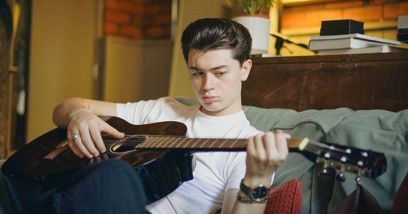 Instagram.com/elliotjamesreay